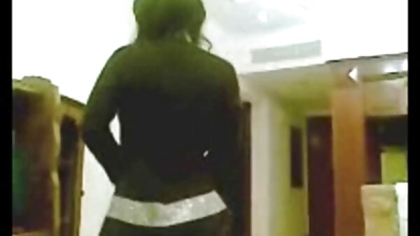 امرأة سمراء ذات مظهر لذيذ تؤدي BJ مشبع بالبخار على فيديو افلام طويلة مترجمة سكس POV
